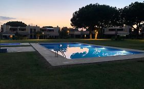 Casa De Ferias Com Piscina - Condominio Vilamouratenis